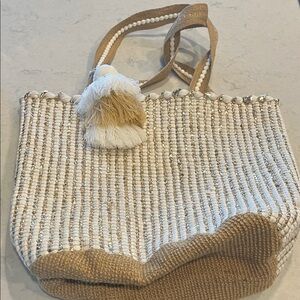 America and beyond Stylish gold and White Woven Tote Bag/Beach Bag